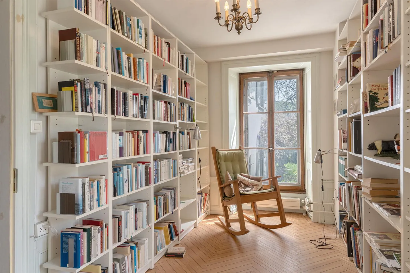 Enchanteur, rêveur et prestigieux – un espace de vie spacieux au sein de l'historique - Photo 9 sur 19