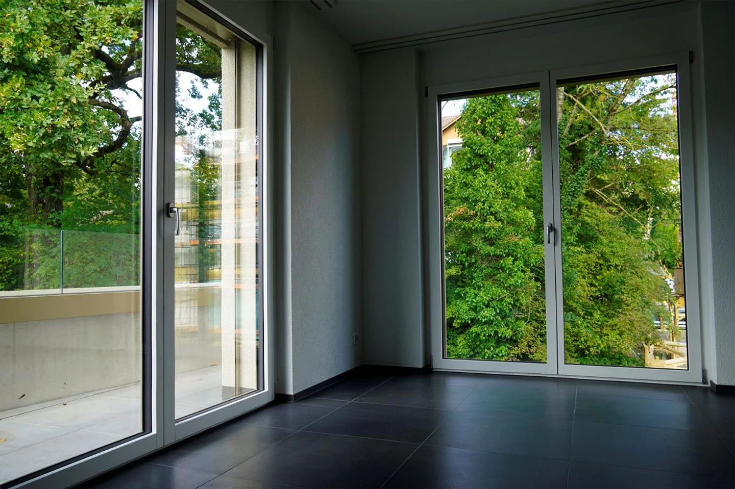 PRIMA LOCAZIONE - Appartamento spazioso, due balconi - Vista nel verde! - Foto 4 di 13