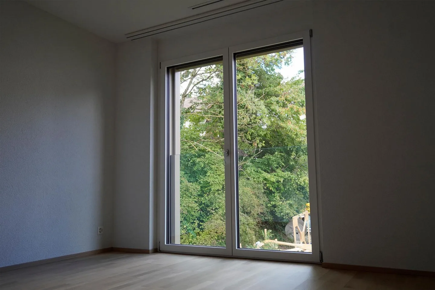 PRIMA LOCAZIONE - Appartamento spazioso, due balconi - Vista nel verde! - Foto 5 di 13