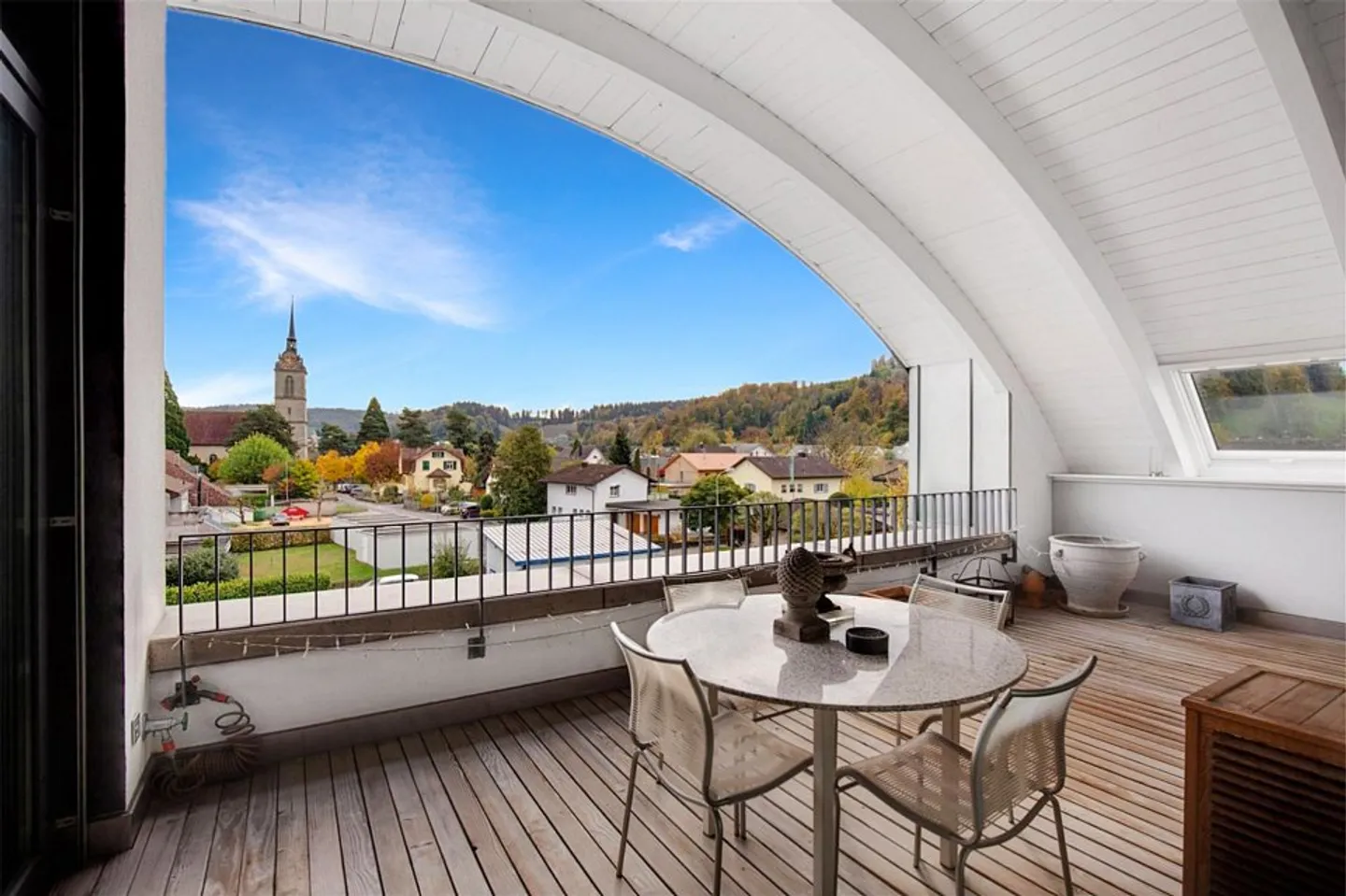 Exclusive 3.5 - 5.5 Room Penthouse 246 m² NWF, 4 Terraces, in the Center, Double Garage, Lift, View - Photo 1 of 9