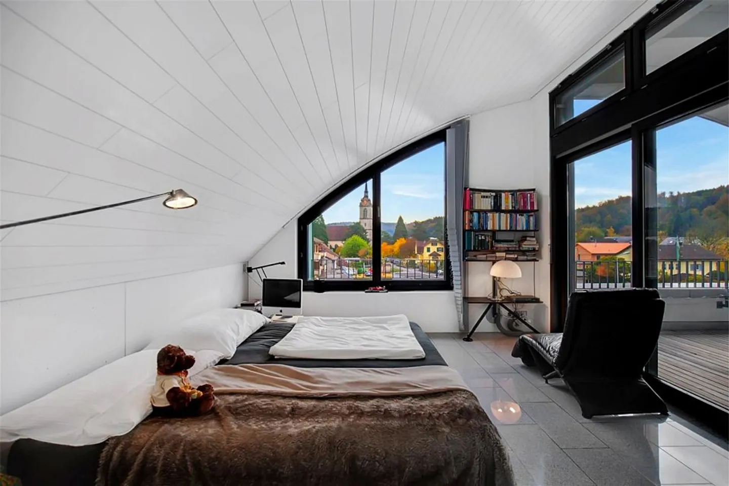 Exclusive 3.5 - 5.5 Room Penthouse 246 m² NWF, 4 Terraces, in the Center, Double Garage, Lift, View - Photo 4 of 9