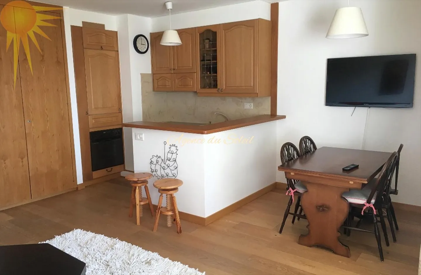 Rent for the whole year (from April 1): Very nice 2.5-room apartment with a stunning view of the Valais Alps! - Photo 3 of 12