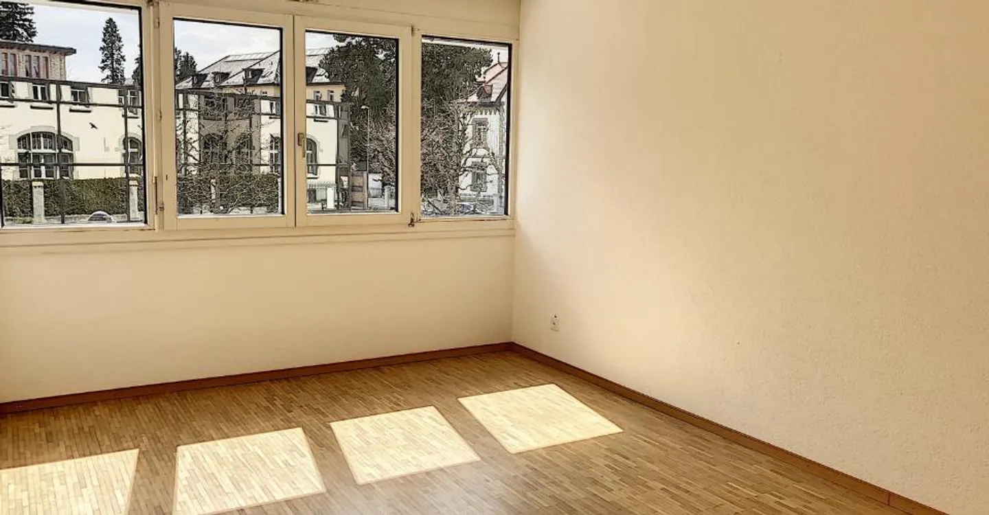 Spazioso appartamento 4½ nel cuore della città in un contesto verde - Foto 5 di 12