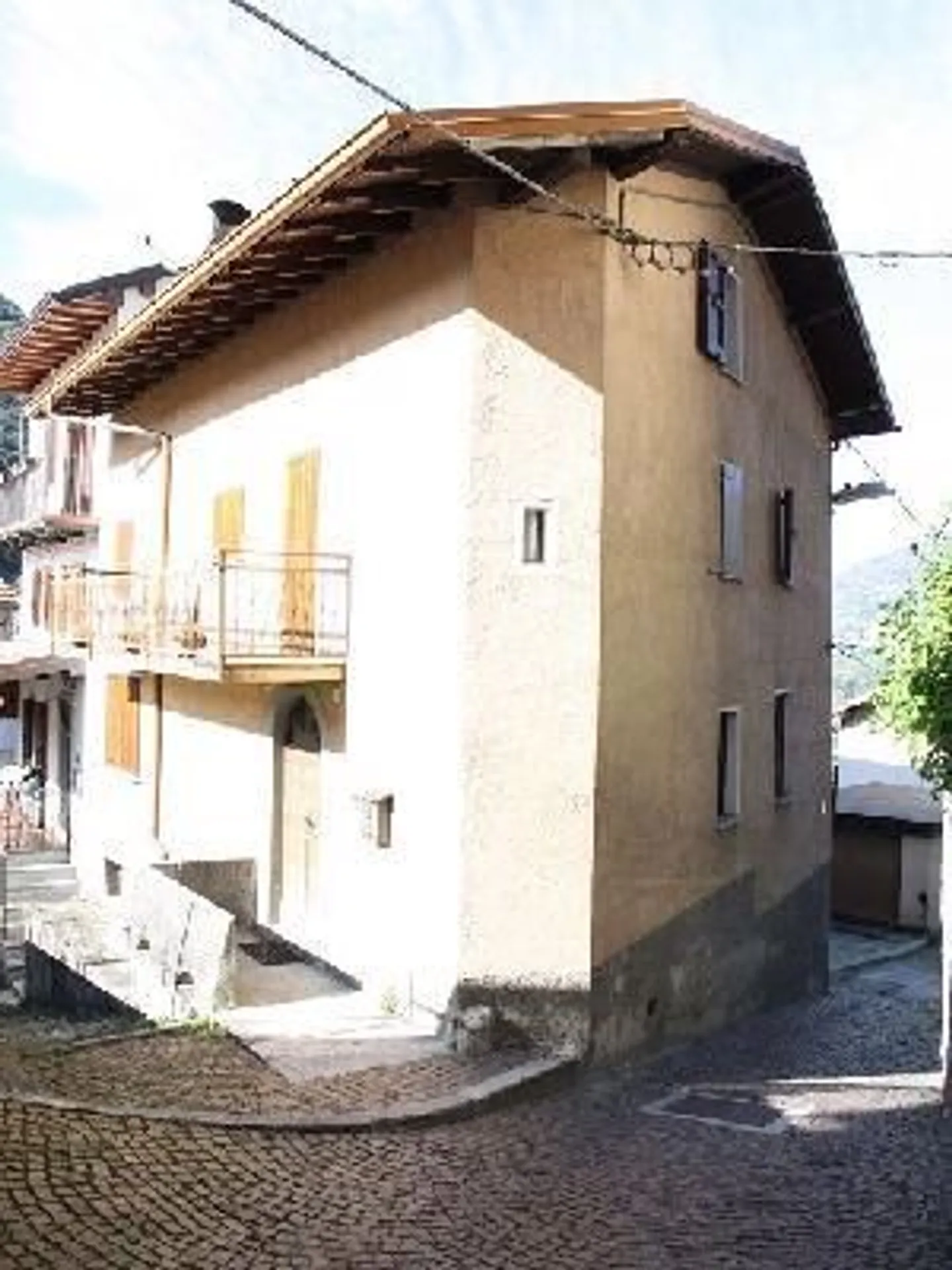 Maison de village 4 1/2 pièces avec garage et jardin en Italie - Photo 1 sur 7
