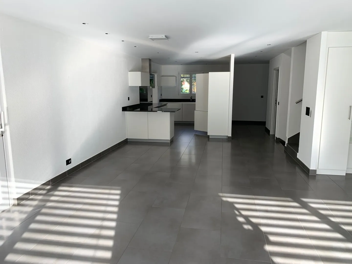 Magnifica casa a schiera di 8 stanze con terrazza e giardino - Foto 6 di 27