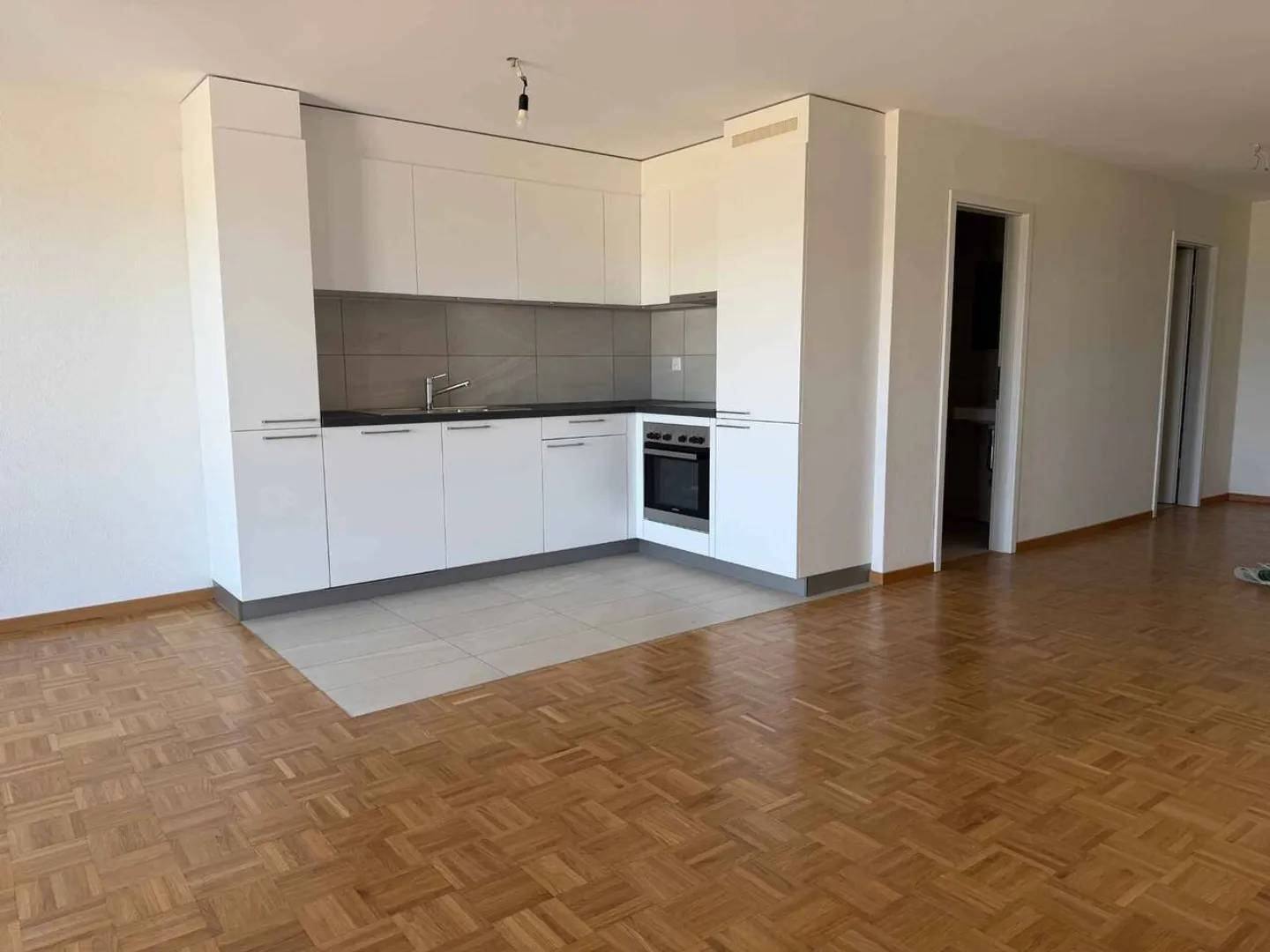 Magnificent new 4½ apartment on the upper ground floor with balcony and unobstructed view - Photo 2 of 9