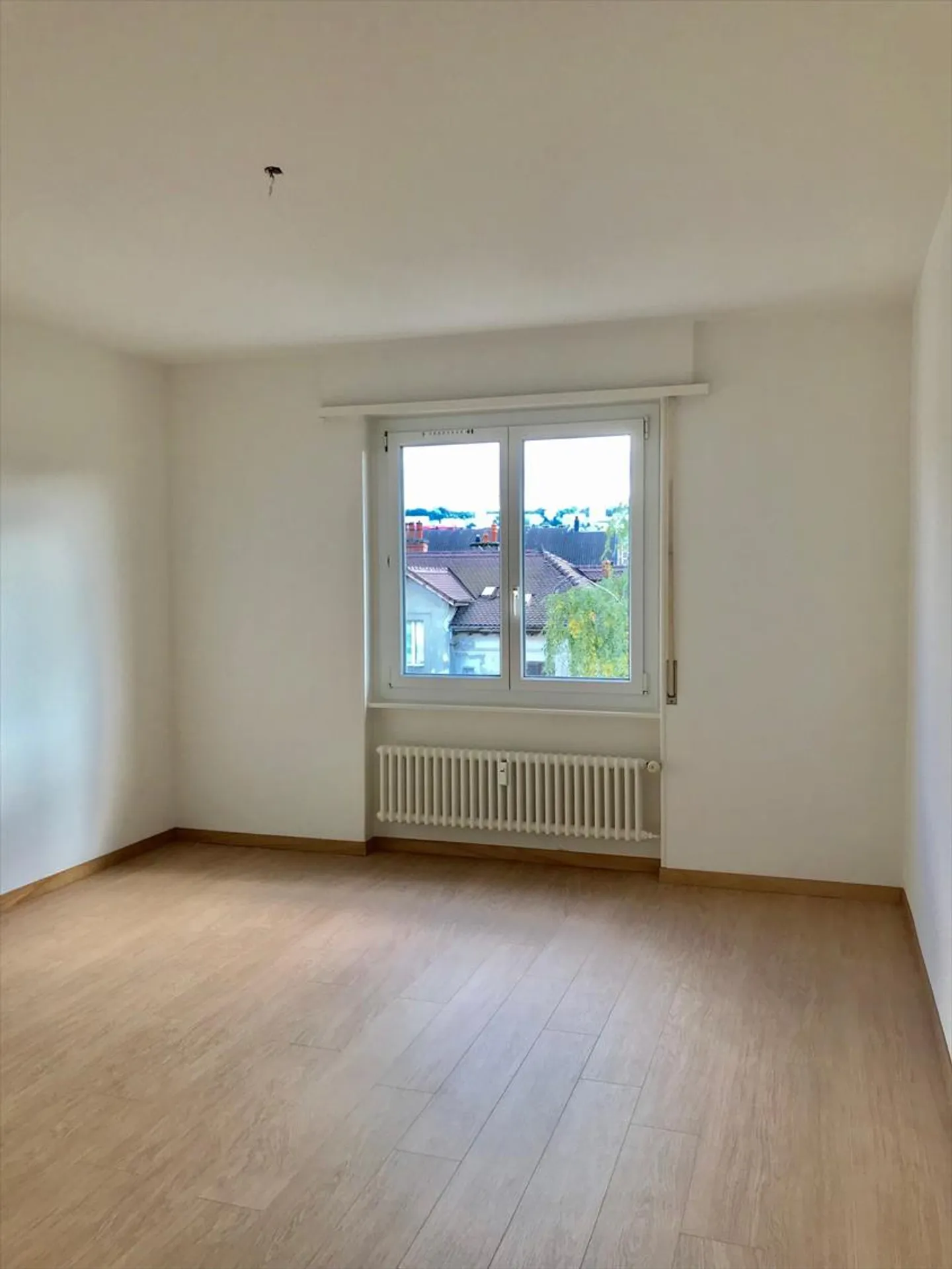 Apartment for rent - Photo 3 of 8