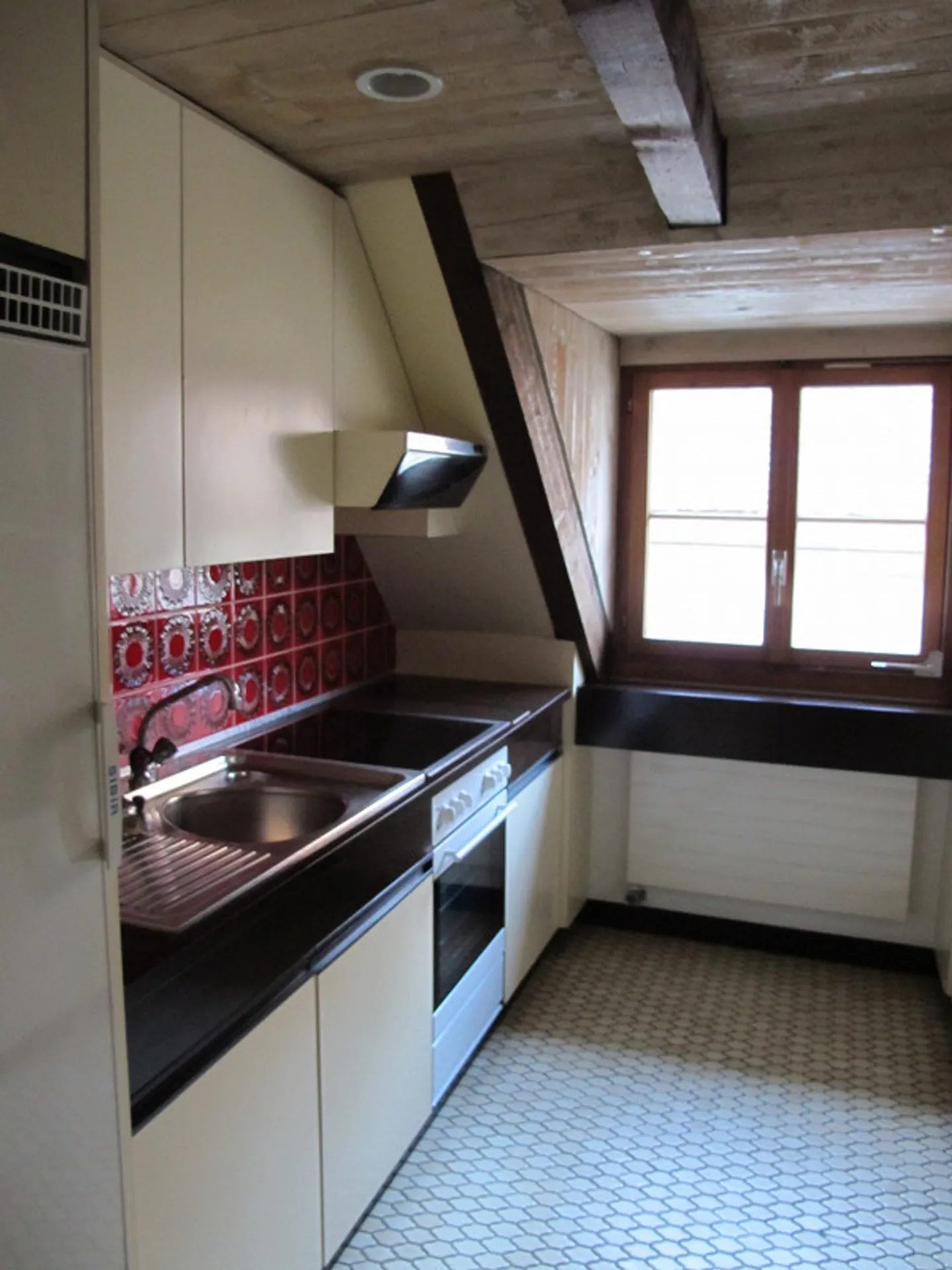 Gemütliche Dachwohnung - Foto 2 von 8