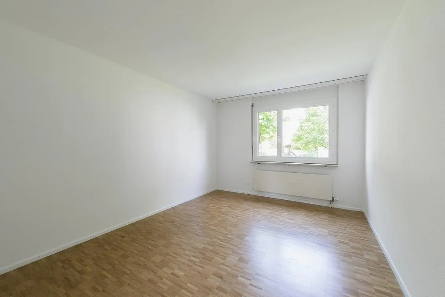 Helle, grossflächige Wohnung mit 2 Badezimmer - Foto 3 von 8