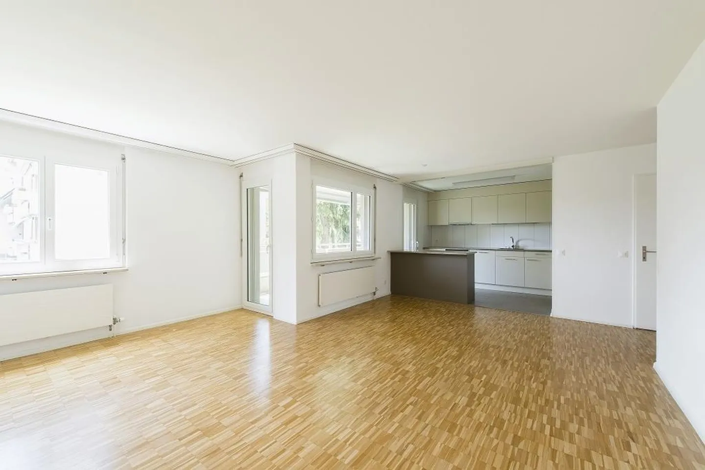 Helle, grossflächige Wohnung mit 2 Badezimmer - Foto 7 von 8