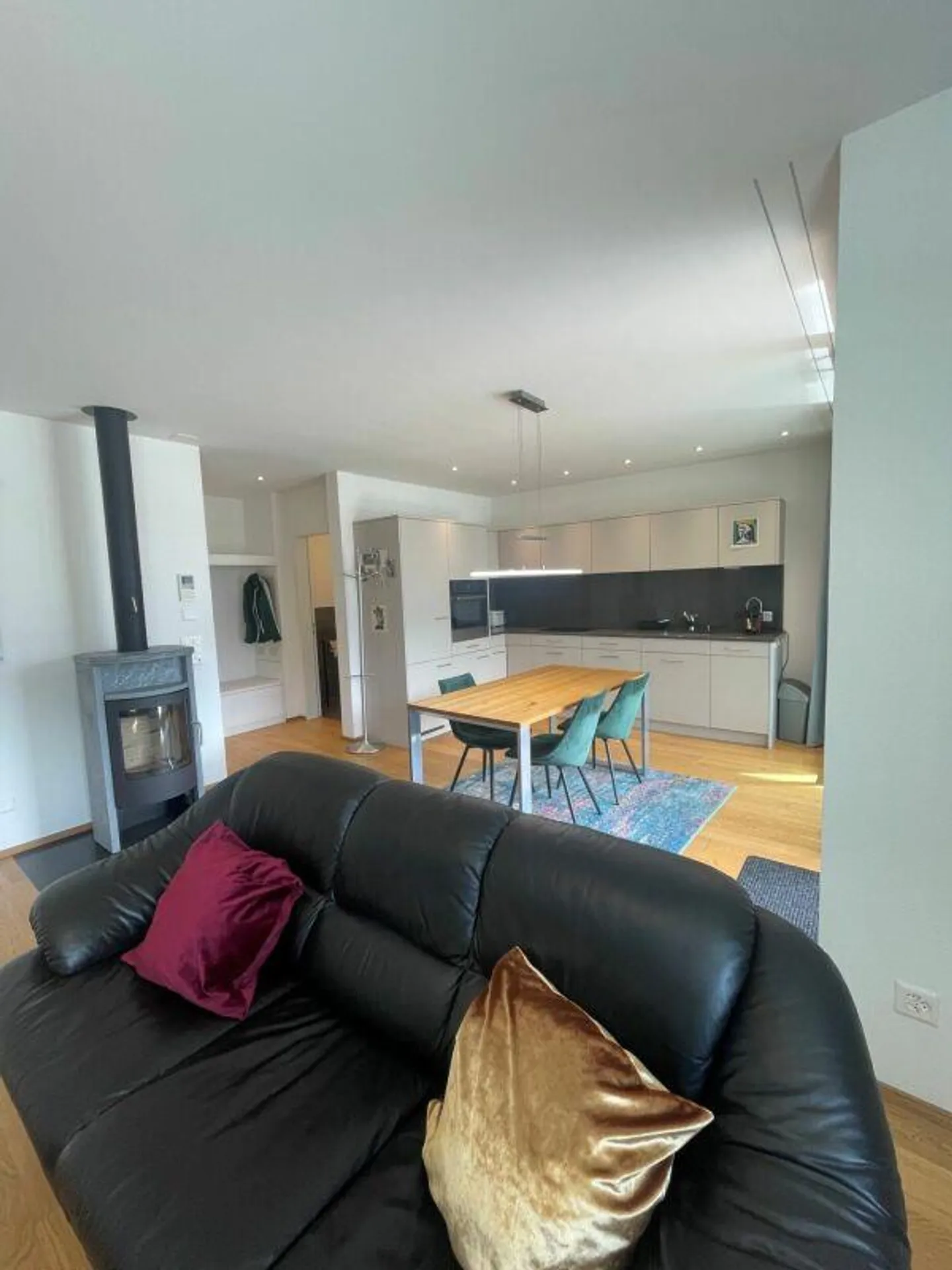 Limited for about 6 to 12 months: Furnished, nearly new penthouse apartment... - Photo 3 of 14