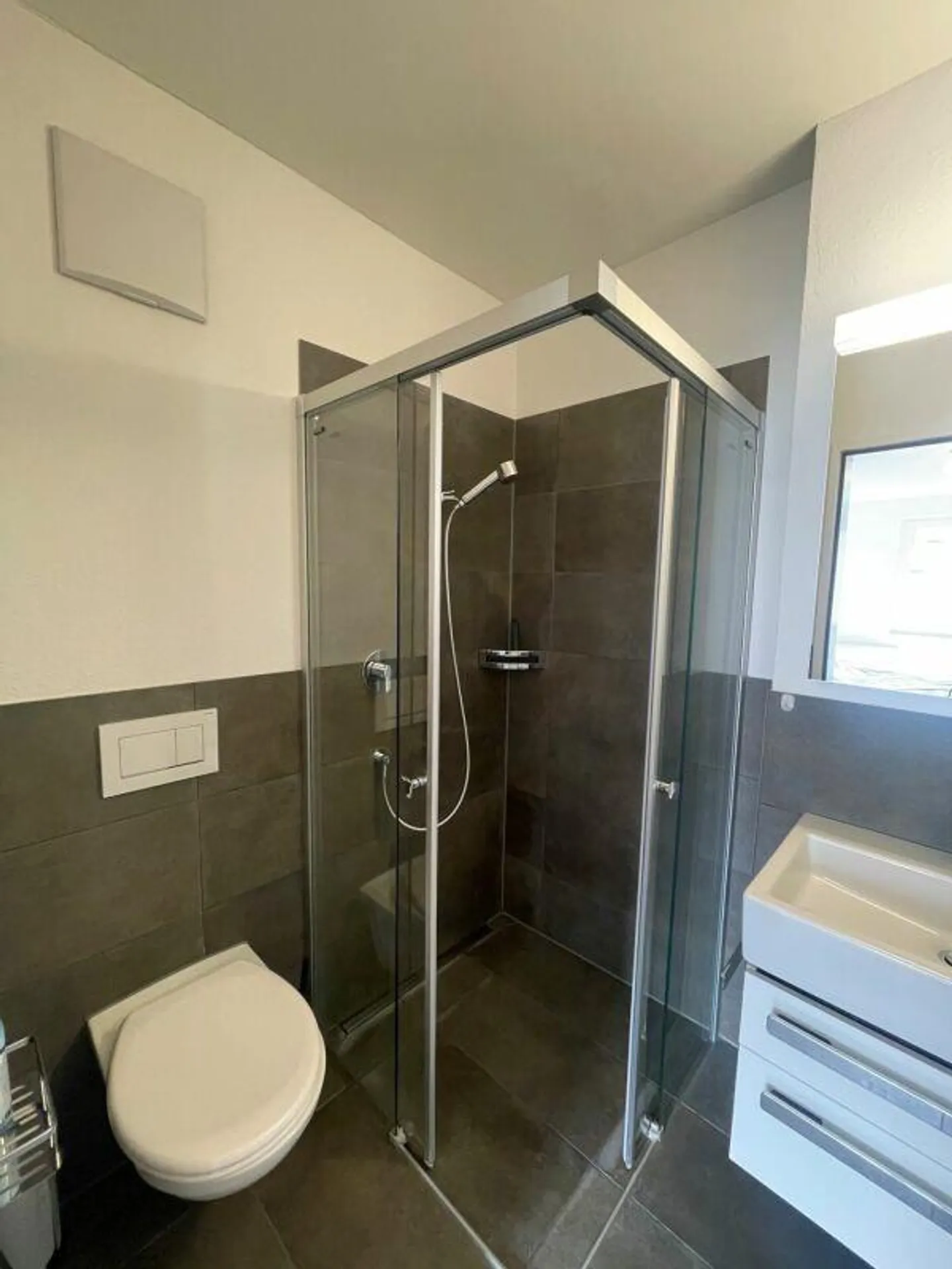 Limited for about 6 to 12 months: Furnished, nearly new penthouse apartment... - Photo 10 of 14