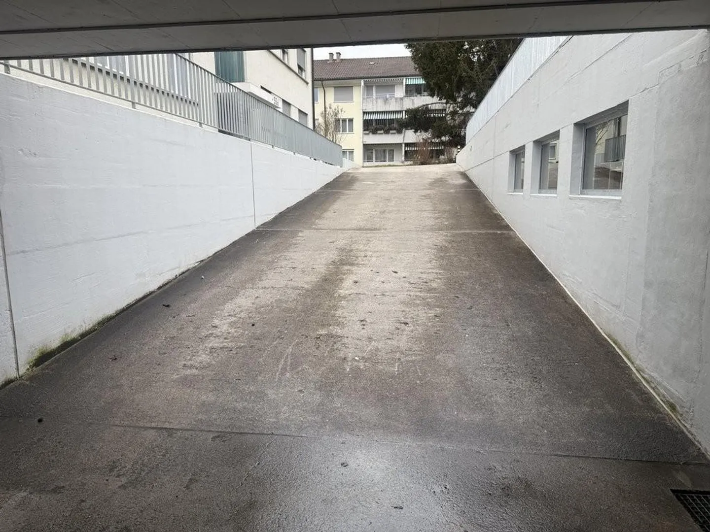 Place de parking à louer - Photo 2 sur 5