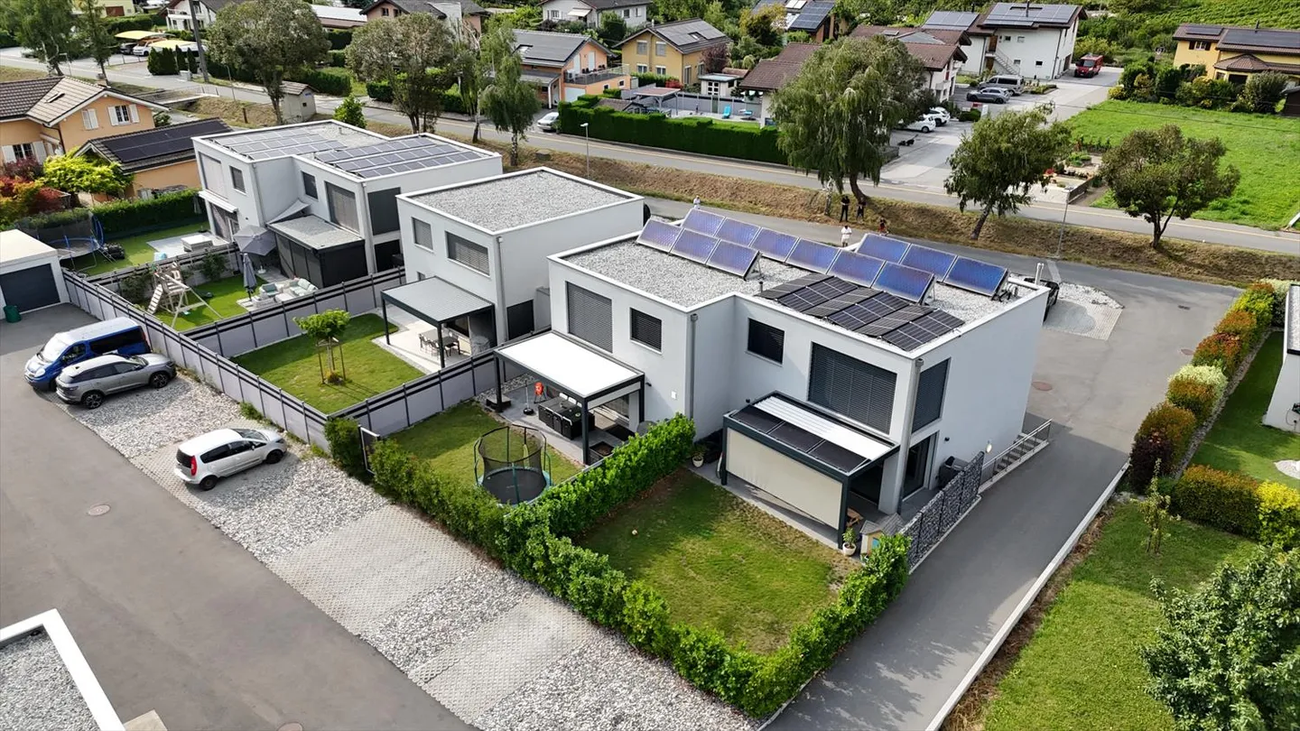 House with garden, garage and solar panels in the center of Granges - Photo 2 of 11