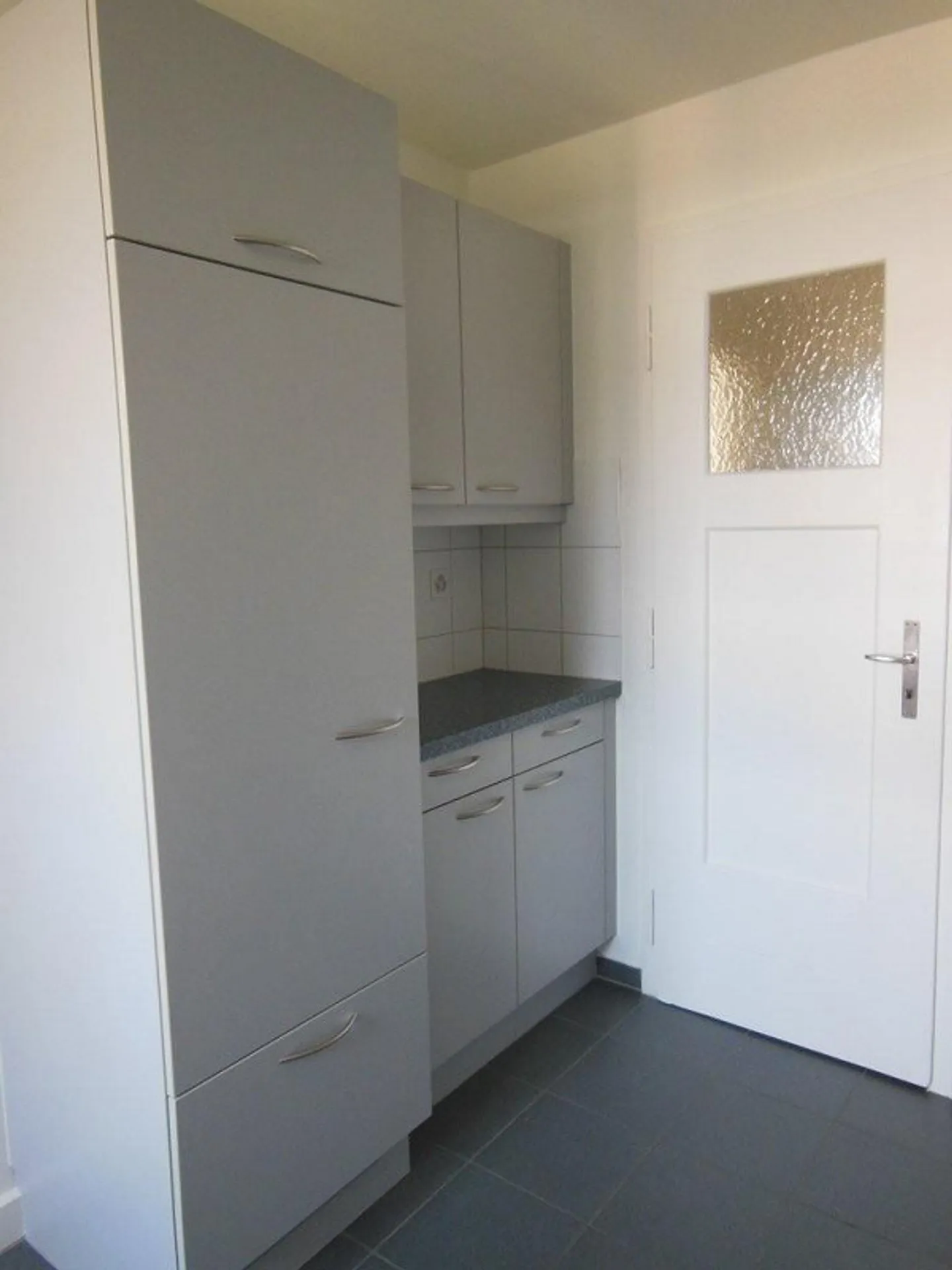 Jolie appartement sous les combles dans un emplacement central à Berne - Photo 4 sur 8