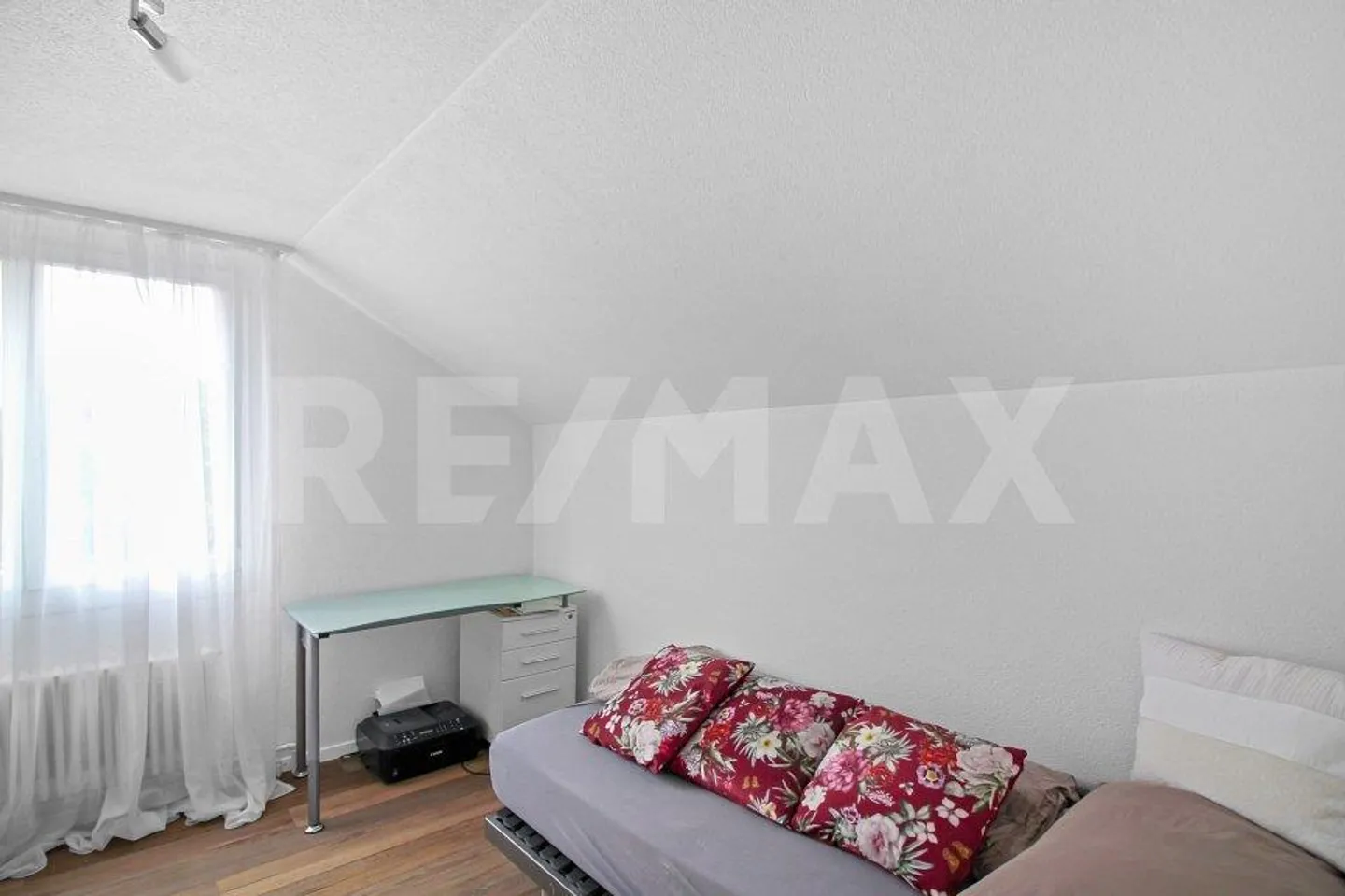 Casa unifamiliare ristrutturata con stile di 7,5 stanze in una posizione tranquilla con un giardino ben curato - Foto 8 di 13