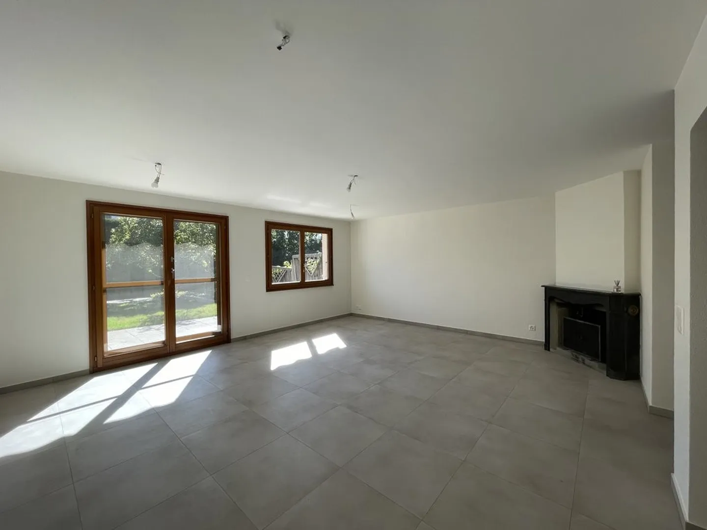 FRIBOURG - Renovated 4.5 room house - Photo 4 of 12