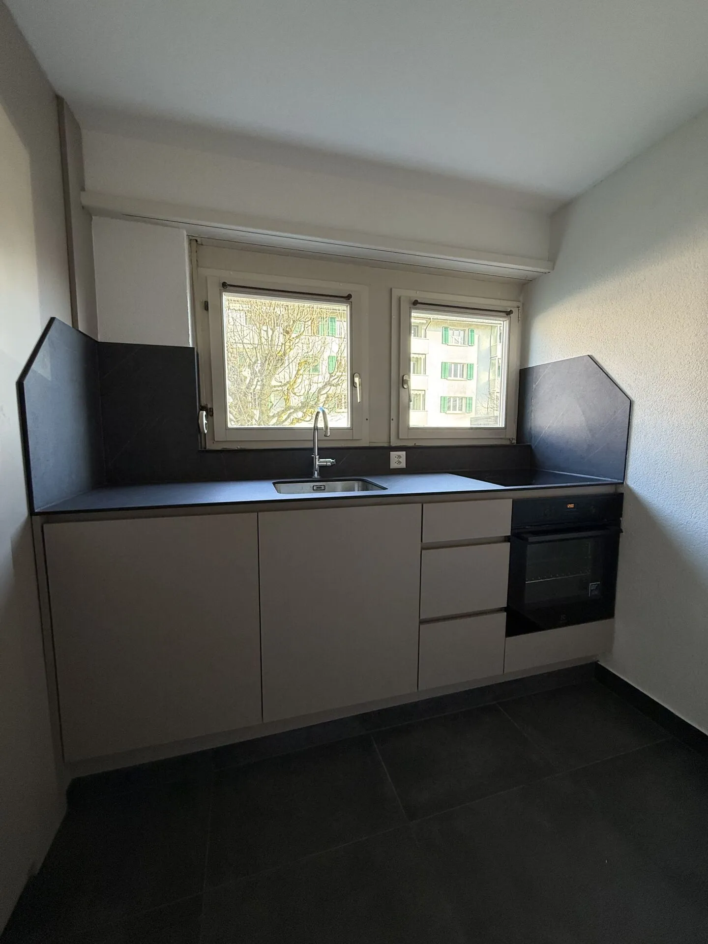 Appartamento 3.5 camere ben curato con balcone - Foto 2 di 9