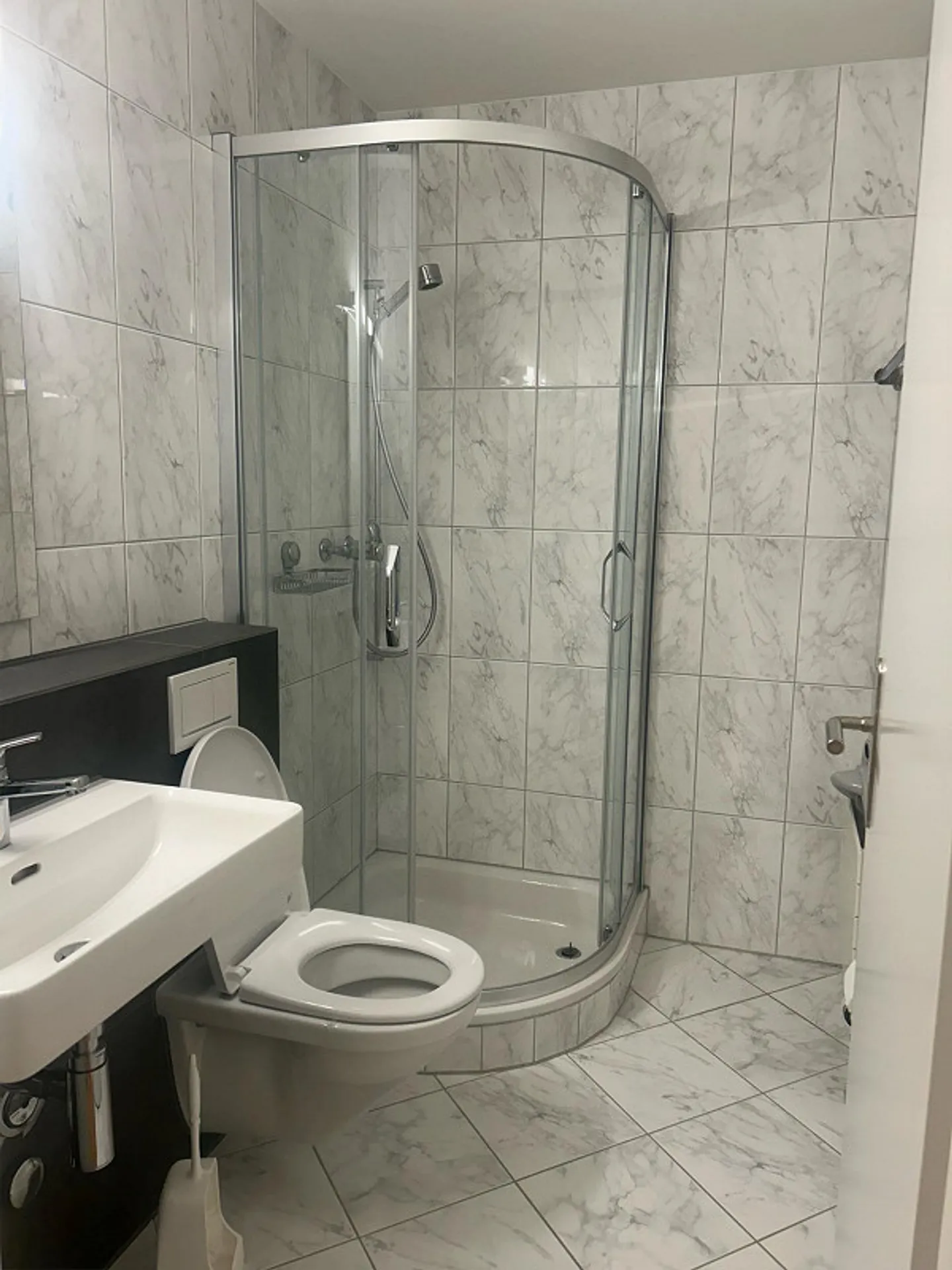 Appartement spacieux de 3,5 pièces avec vue sur la verdure - Photo 12 sur 14