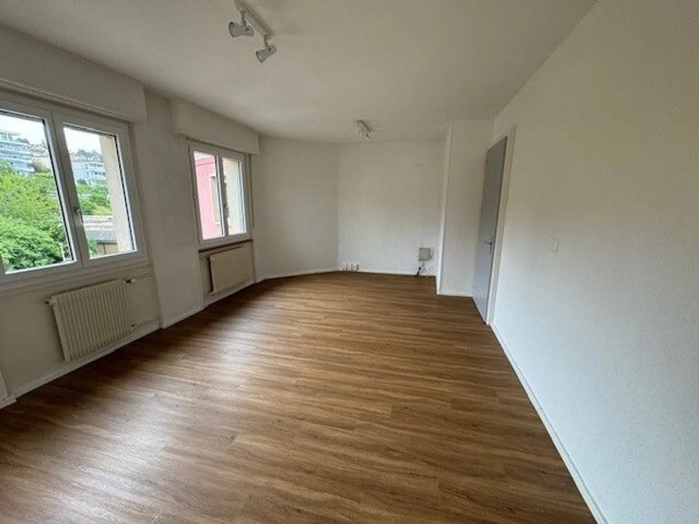 Immeuble mixte à louer - Photo 4 sur 8