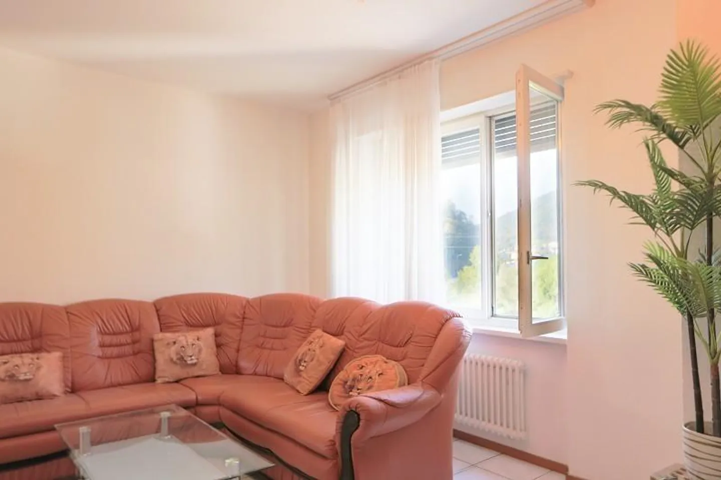 3 1/2-Room Apartment in Central Location on the 2nd Floor - Photo 4 of 19
