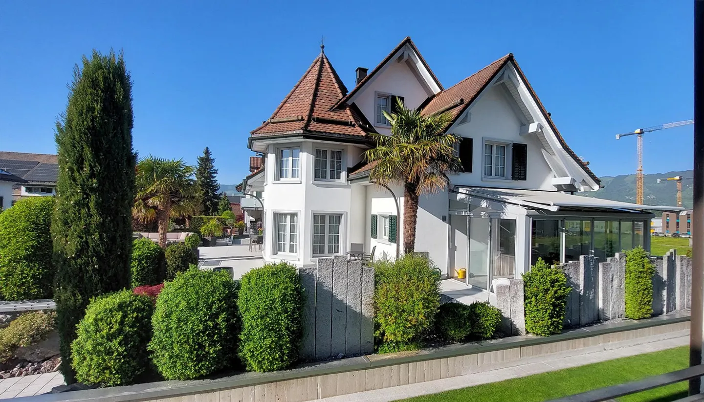 Detached single-family house with 2-room apartment - Photo 3 of 18