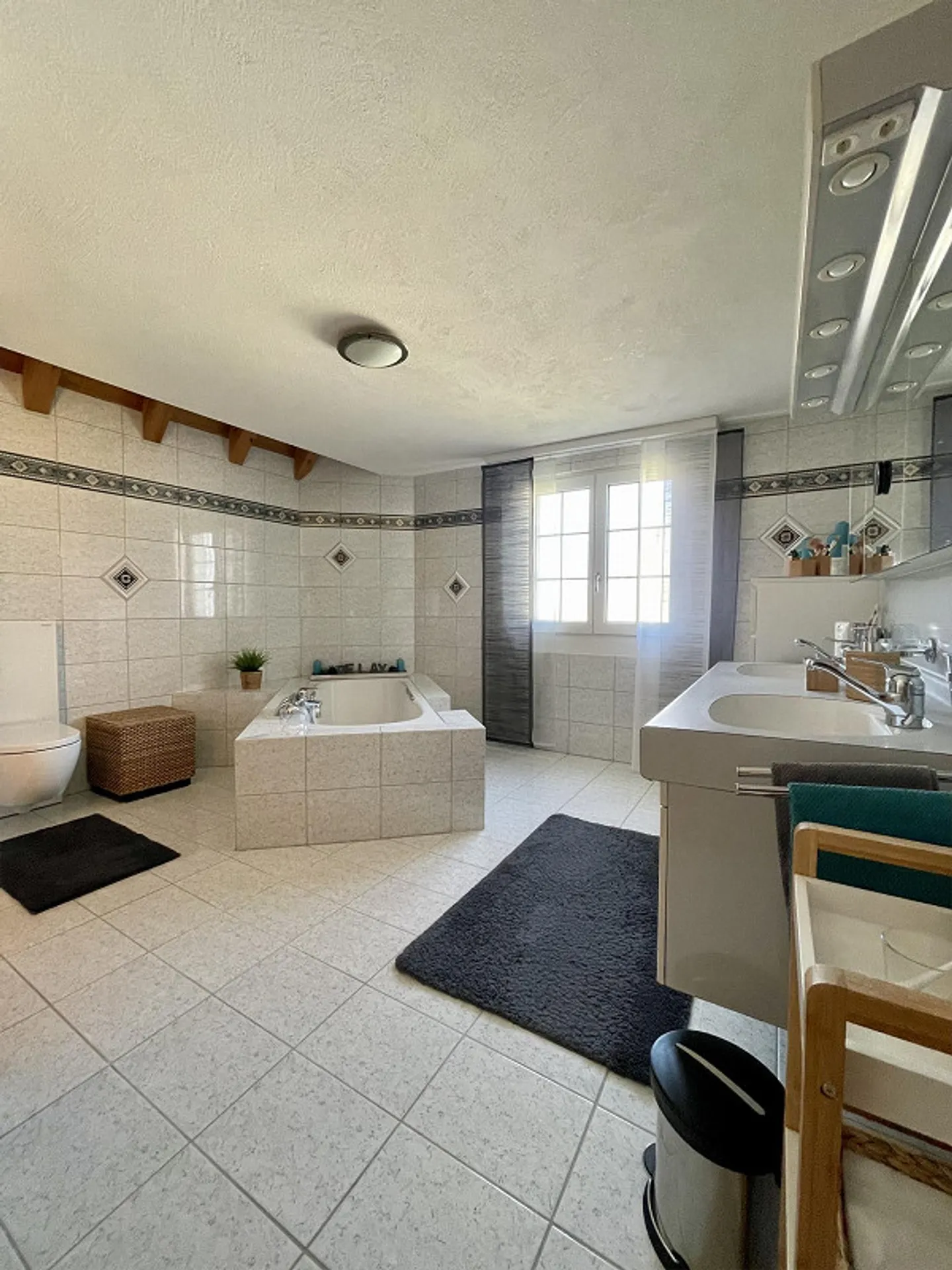Detached single-family house with 2-room apartment - Photo 11 of 18