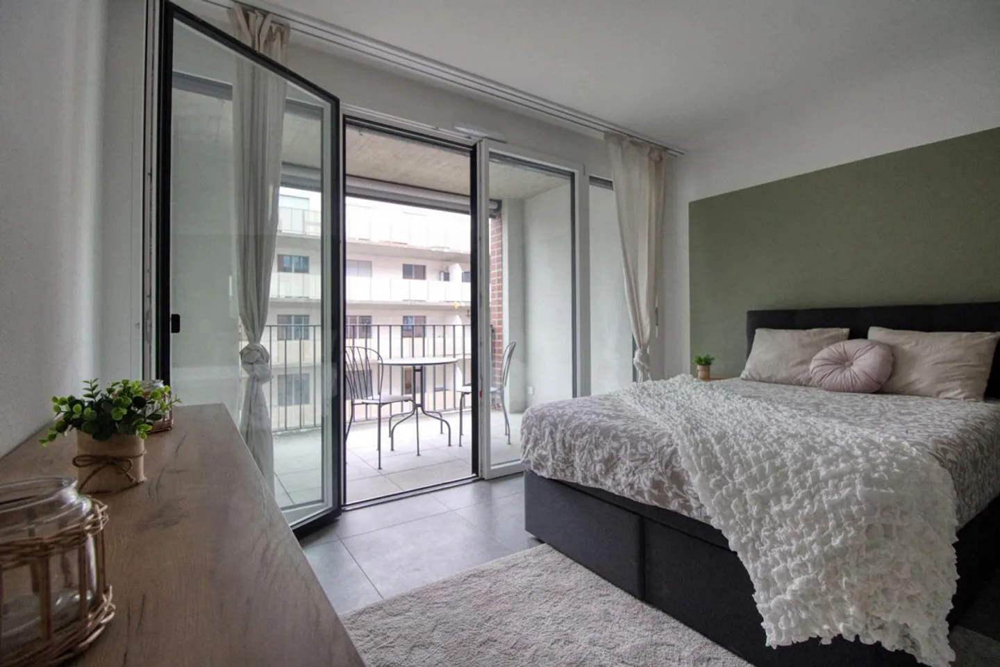 Ampio appartamento in coliving a Crissier con balcone privato - Foto 3 di 26