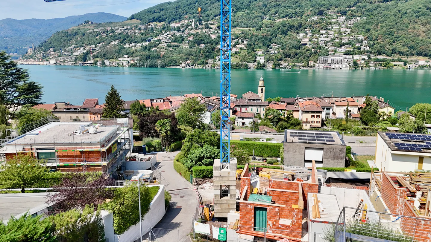 Zeitgenössische Villa im Bau mit Seeblick - Foto 4 von 6