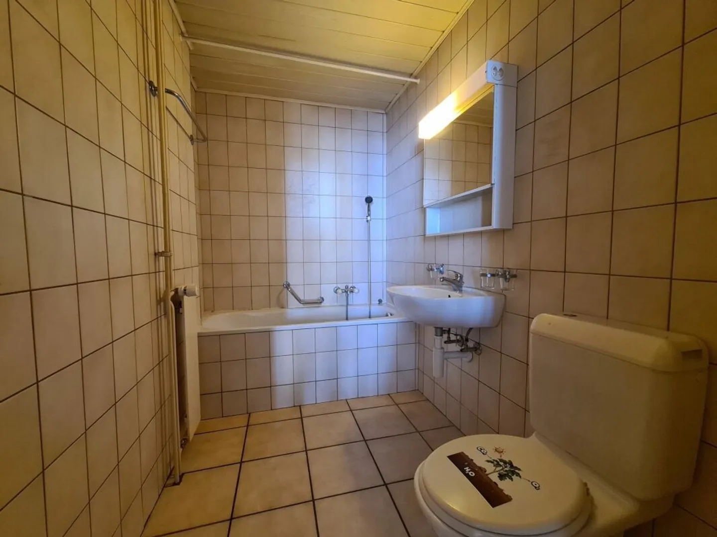 Appartement Charmant avec Balcon - Photo 6 sur 8