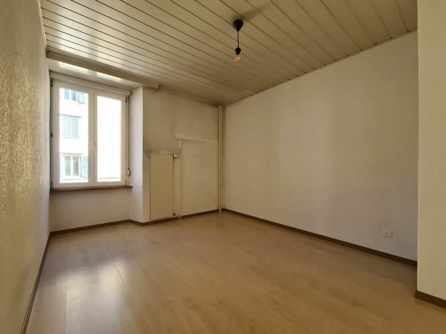 Appartement Charmant avec Balcon - Photo 2 sur 8