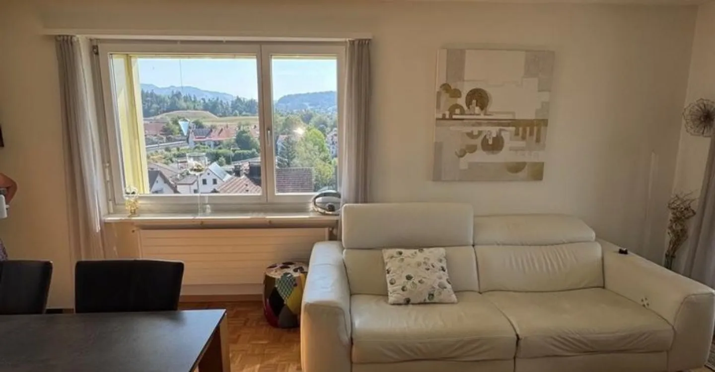 Charming 3-room apartment with panoramic view in the green for rent - Photo 2 of 8