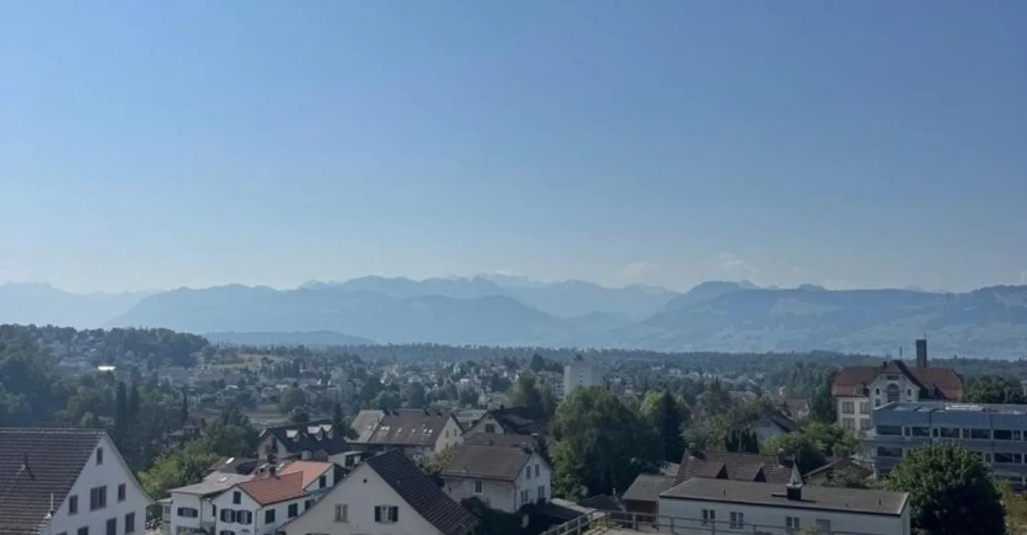 Charming 3-room apartment with panoramic view in the green for rent - Photo 8 of 8