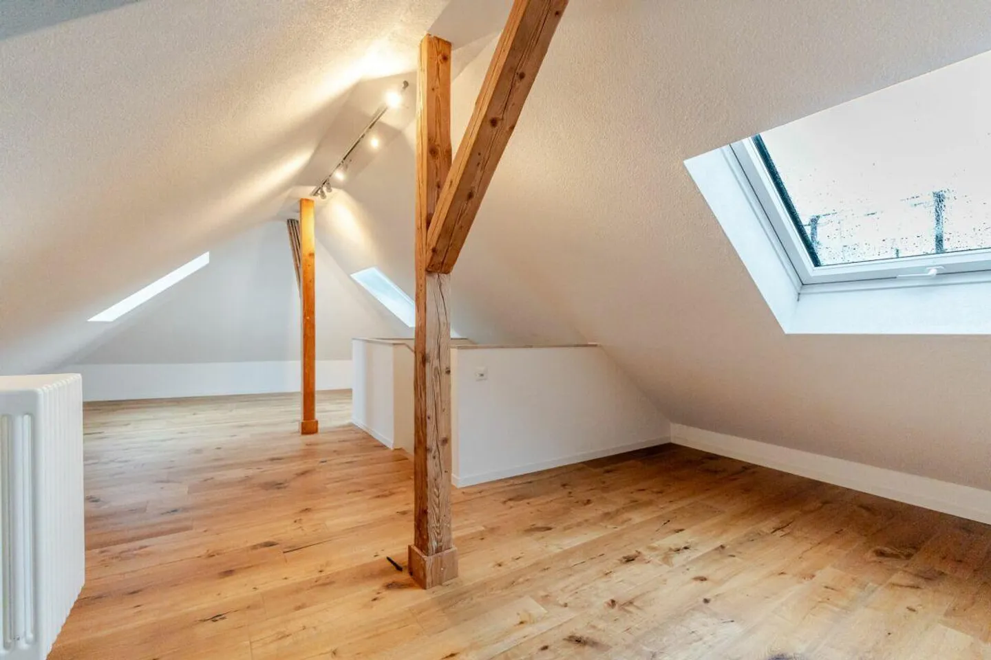 Maison individuelle spacieuse avec 6,5 pièces et jardin dans un emplacement central - Photo 11 sur 13