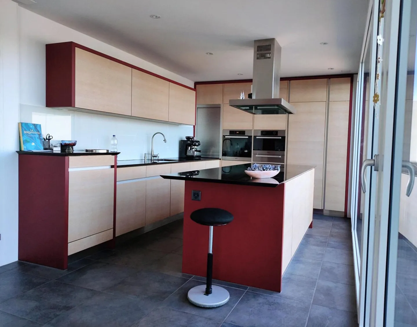 Bright, luxurious penthouse apartment in the center with lake view - Photo 2 of 7