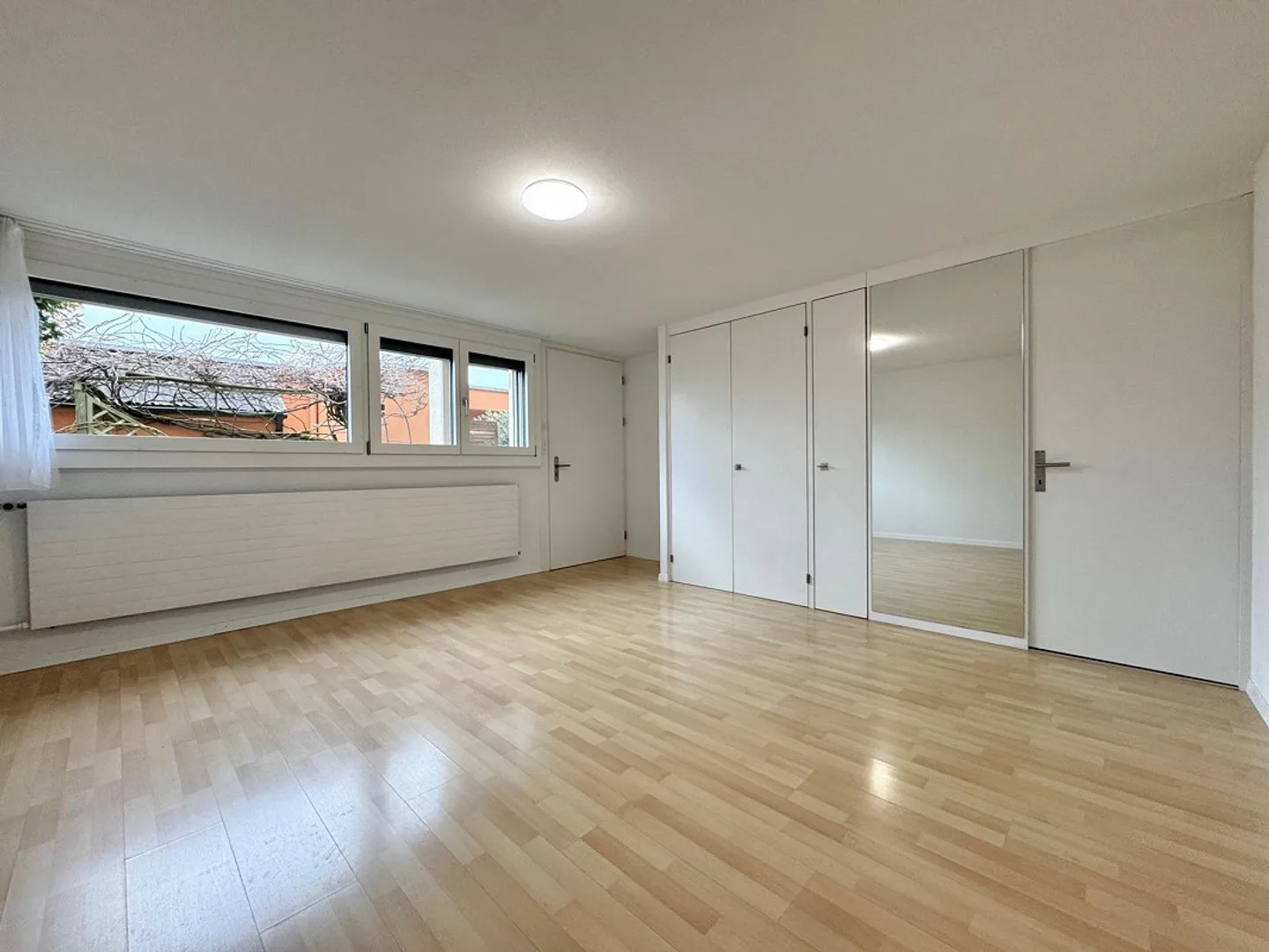 1-room apartment | Studio | Near the lake | available mid-July 26 - Photo 3 of 7