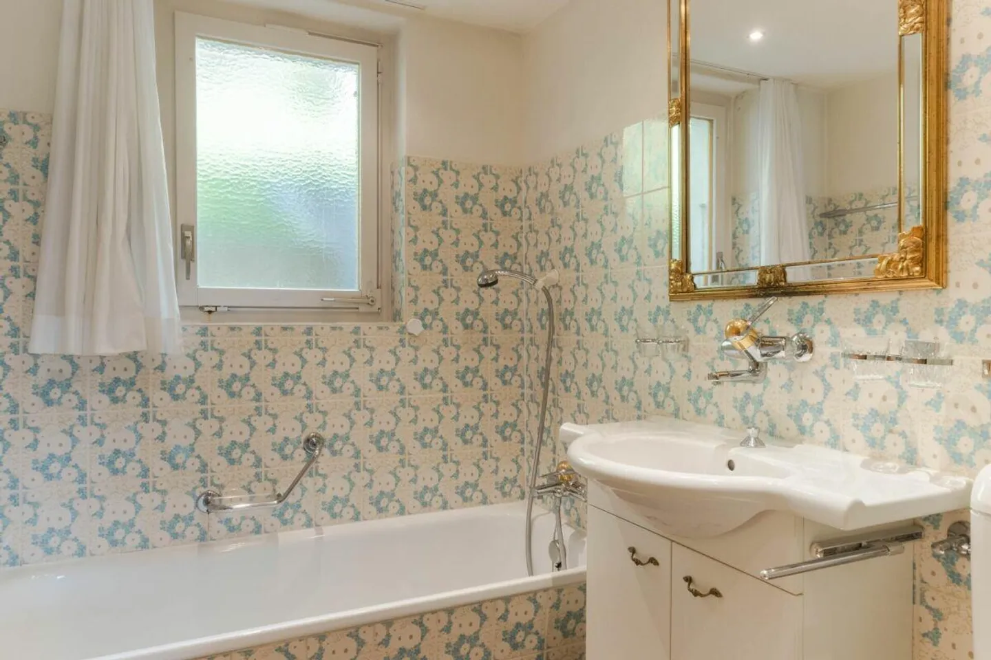 Appartement 2.5 pièces avec vue imprenable à Saanen à louer -... - Photo 7 sur 9