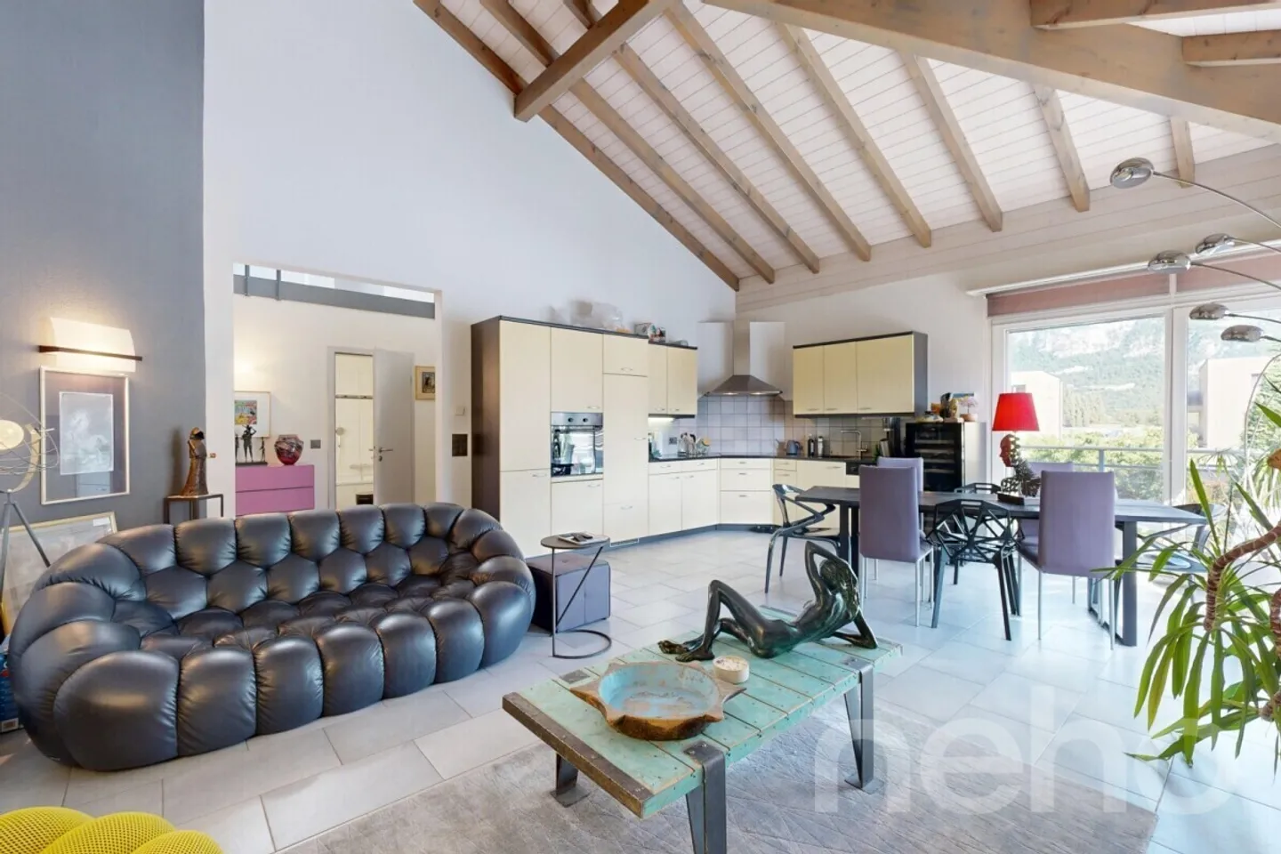 Exklusiv: Helle 4,5 Zimmer mit Terrasse und Mezzanine - Foto 2 von 12