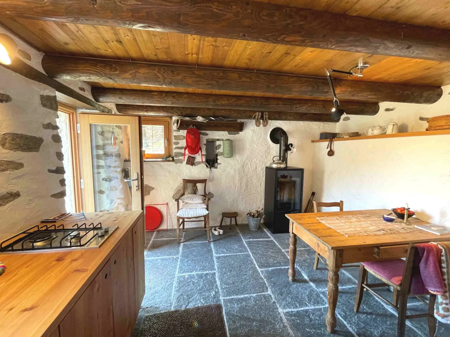 Original rustic houses, carefully renovated and embedded in nature and silence - Photo 15 of 22