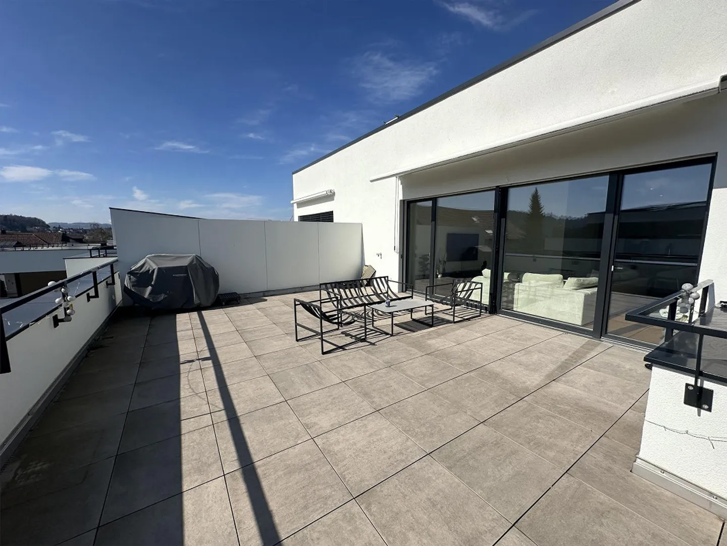 Charmante Attika mit Grosser Terrasse - Foto 7 von 7