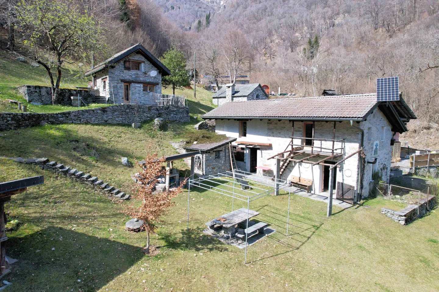 Original rustic houses, carefully renovated and embedded in nature and silence - Photo 1 of 22