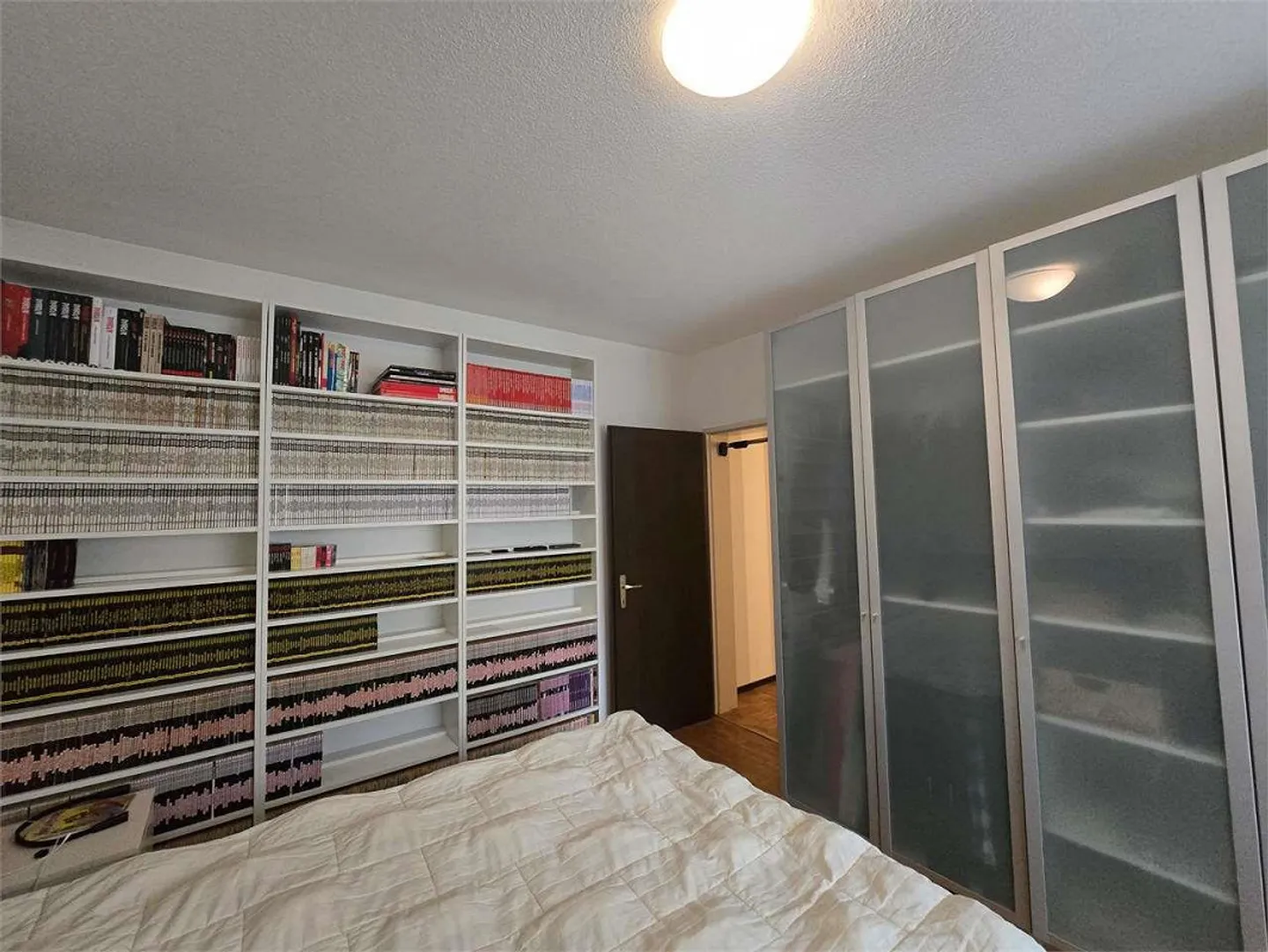 Giubiasco - Bright 2.5 rooms with terrace and two private parking spaces - Photo 10 of 12