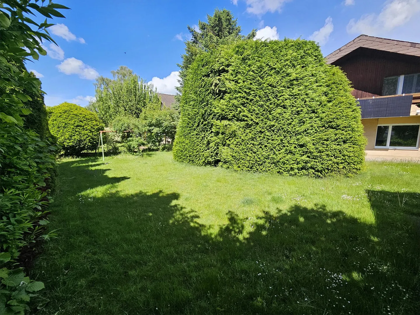 Renoviertes Familienhaus mit Garten - Foto 1 von 20