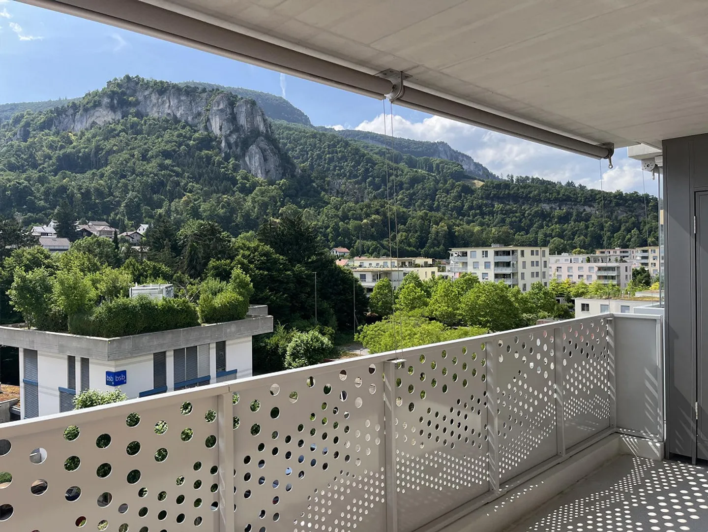 Appartamento con vista sulle montagne e bonus - Foto 1 di 5