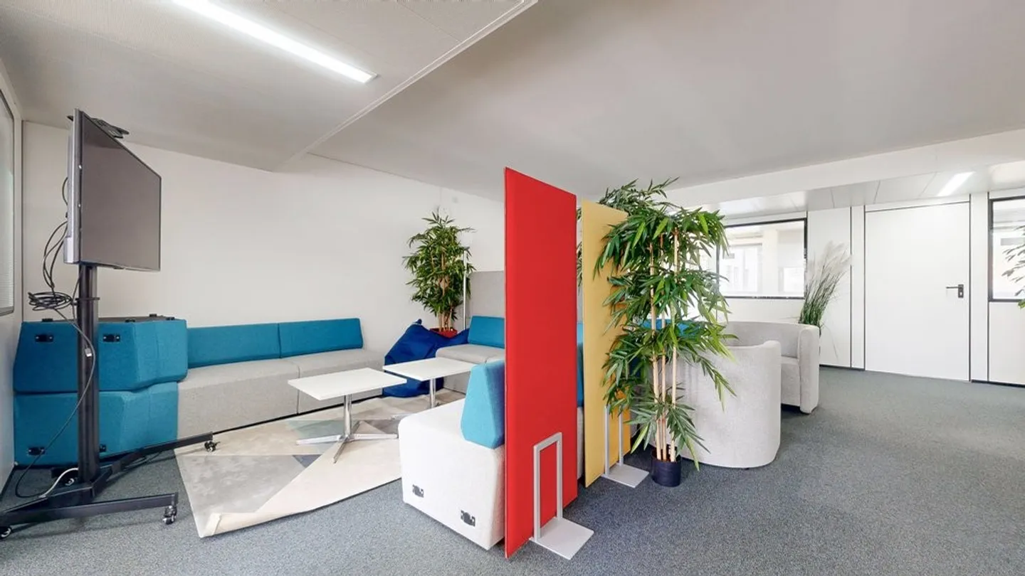 Office space for rent - Photo 5 of 12