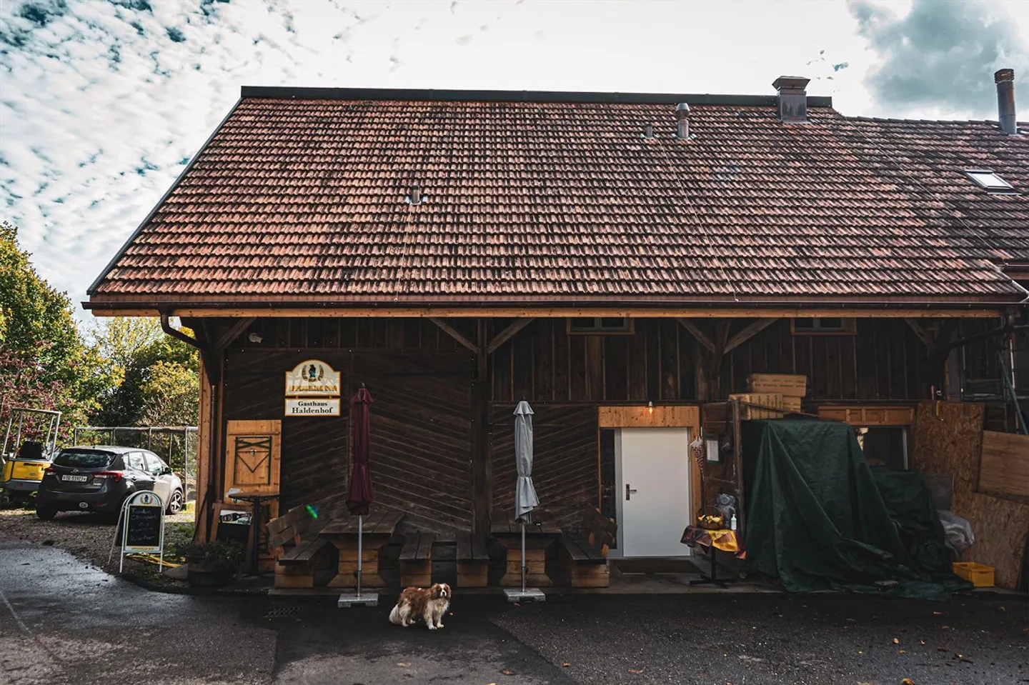 Restaurant mit Saal und Gästezimmern - Foto 2 di 2