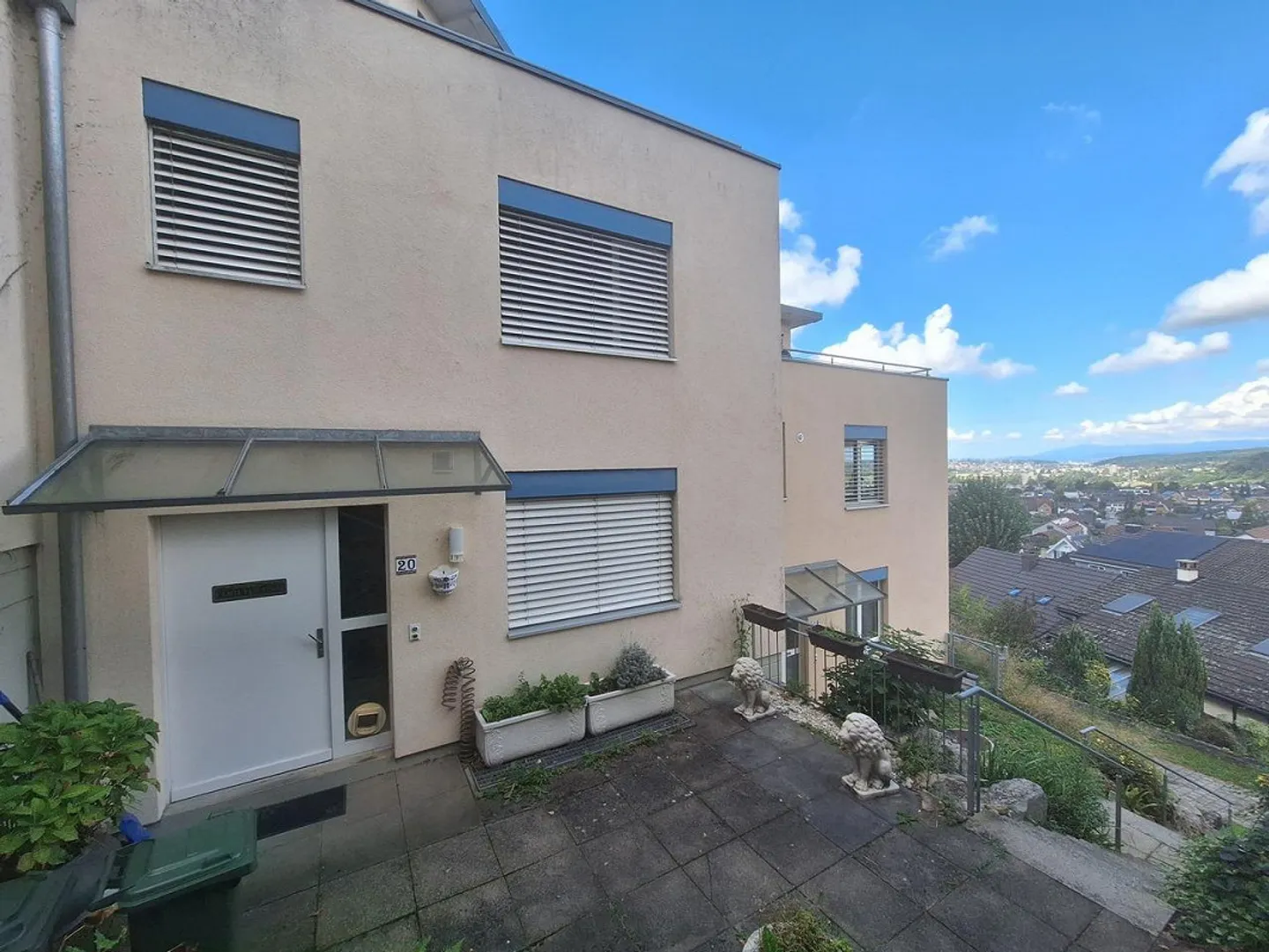 Cinq chambres, grande terrasse et vue de rêve ! - Photo 1 sur 15