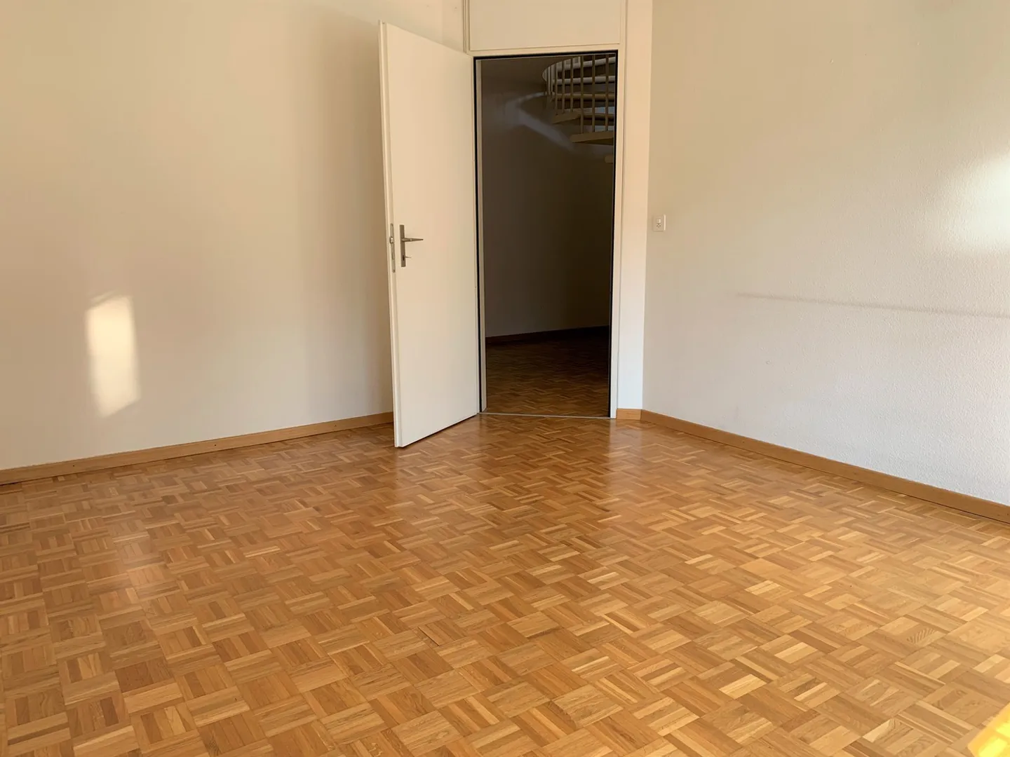 Appartement Duplex Charmant! - Photo 2 sur 8
