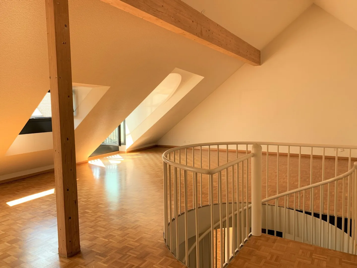 Appartement Duplex Charmant! - Photo 5 sur 8
