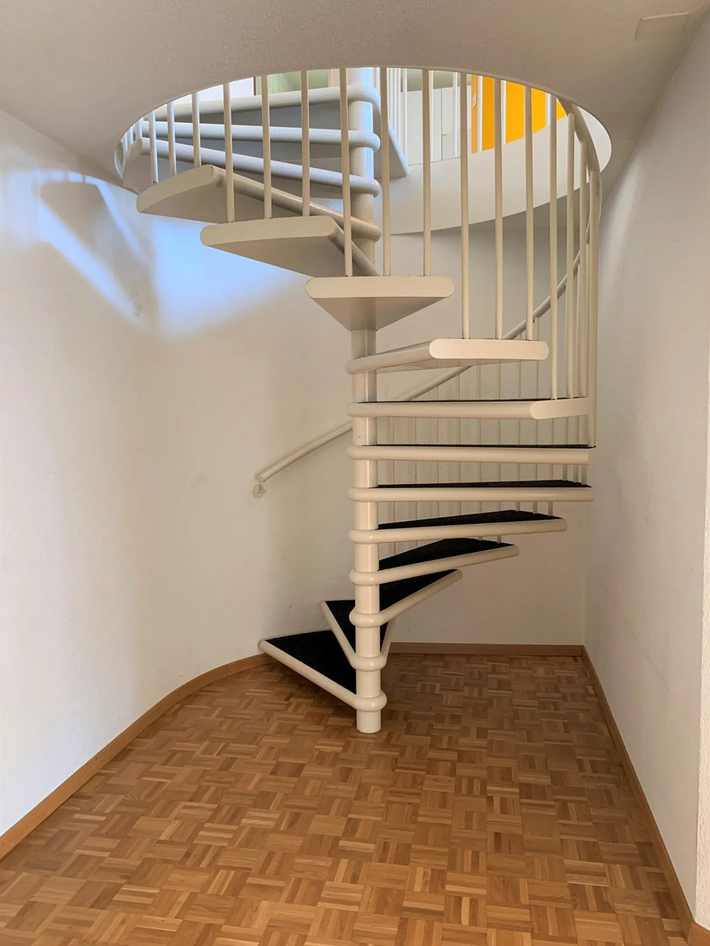 Appartement Duplex Charmant! - Photo 4 sur 8
